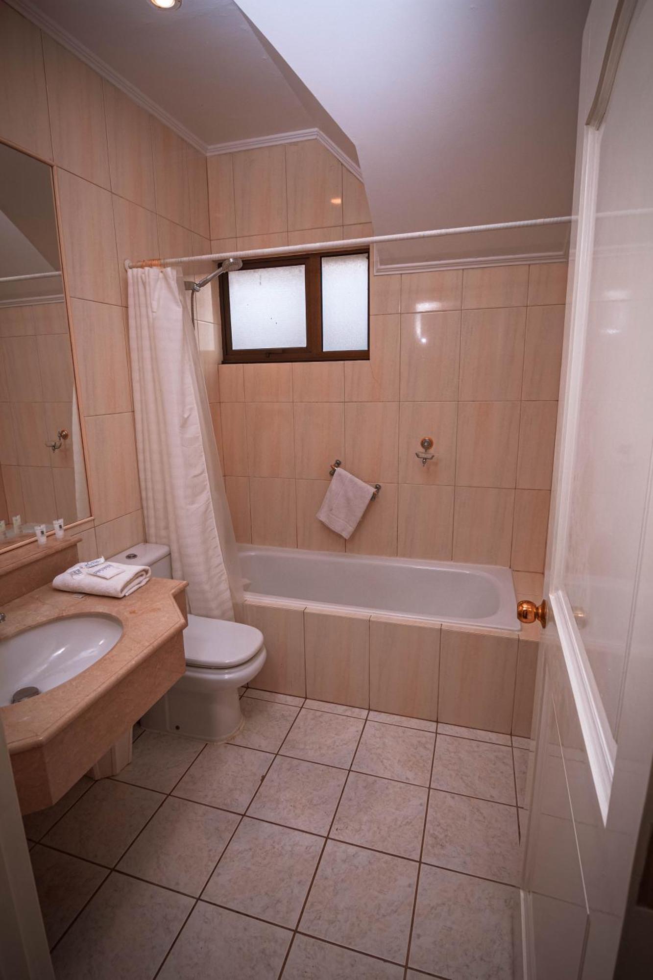Hotel Inti Kuyen Plaza Pucón Exteriör bild